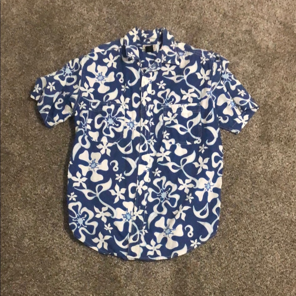 Arizona Jean Company Blue and White Floral Casual Shirt